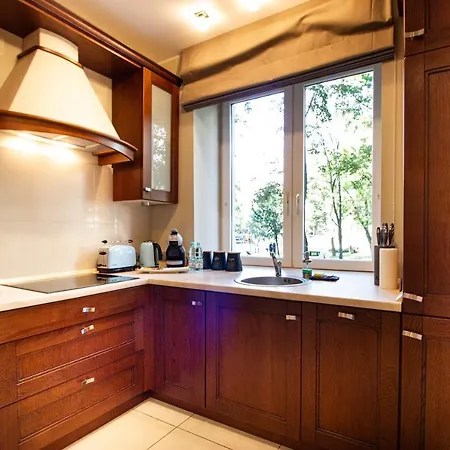 Plac Zbawiciela Elegant