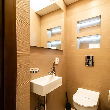 Apartament Plac Zbawiciela Elegant
