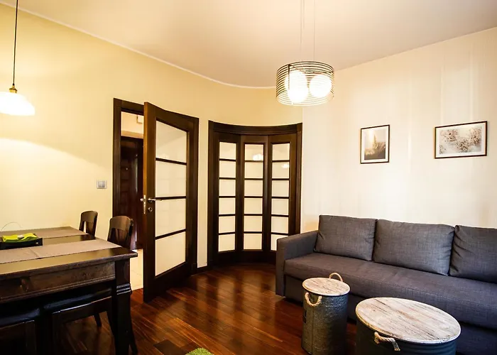 Plac Zbawiciela Elegant