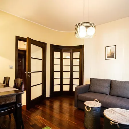 Plac Zbawiciela Elegant