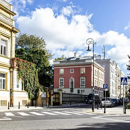 Plac Zbawiciela Elegant Apartamento