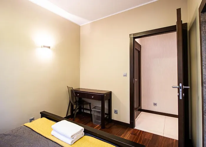 Plac Zbawiciela Elegant *